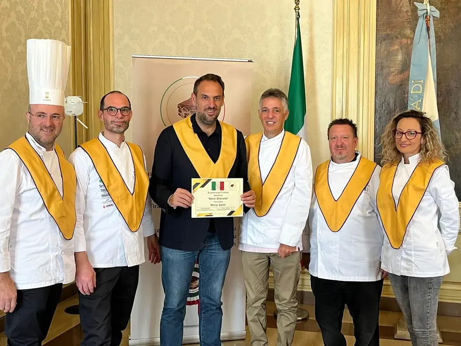 Presentation of the Academy Collar and the Honorary Member Certificate of the Accademia del