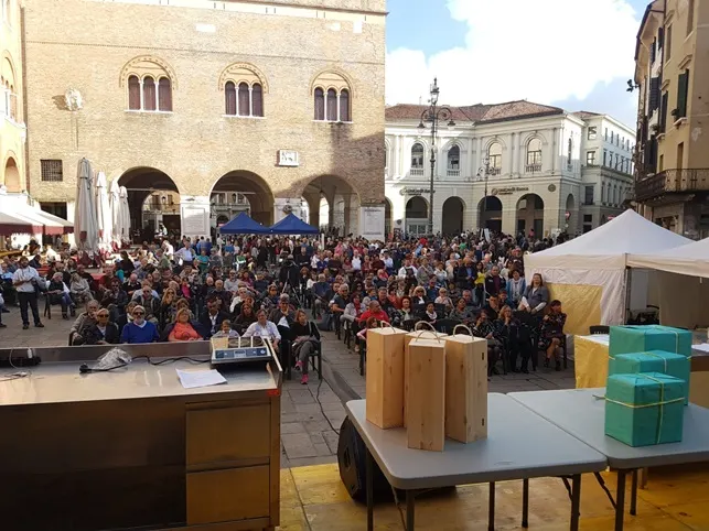 Tiramisù Day in Piazza dei Signori